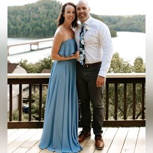 Brideside bridesmaids dress, worn once, dry cleaned. Strapless. No rips / tears.